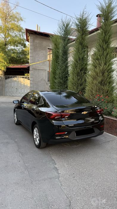 Chevrolet onix premier full
