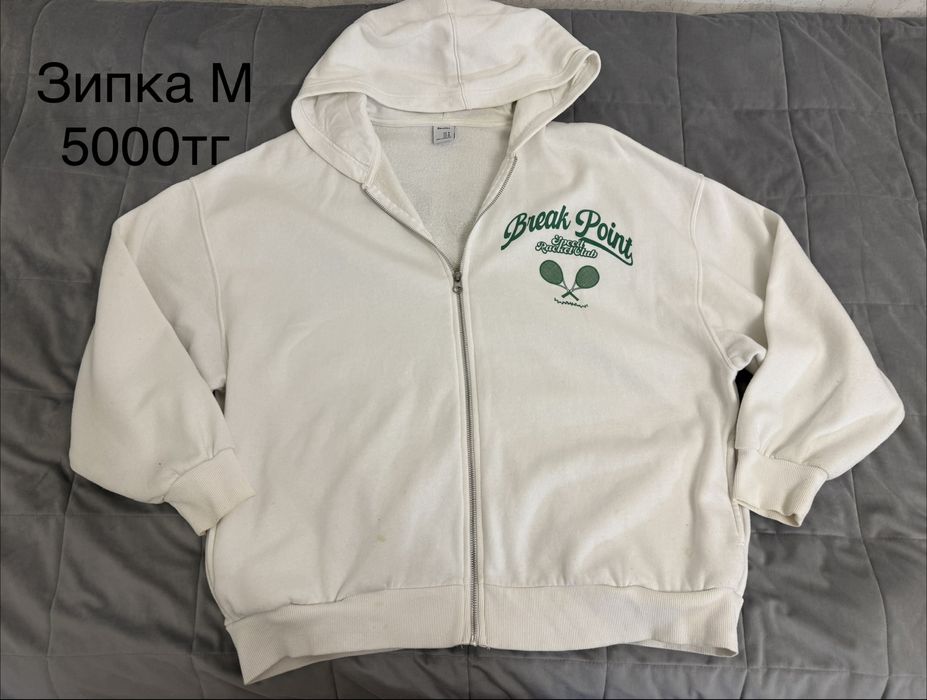 Продам футболки, кофты и тд