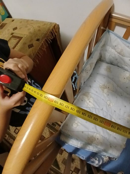 Pătuț din lemn folosit