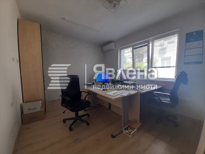 Продава се Магазин в Варна, Червен площад - 101 кв.м за 2575 €/кв.м - Снимка #1