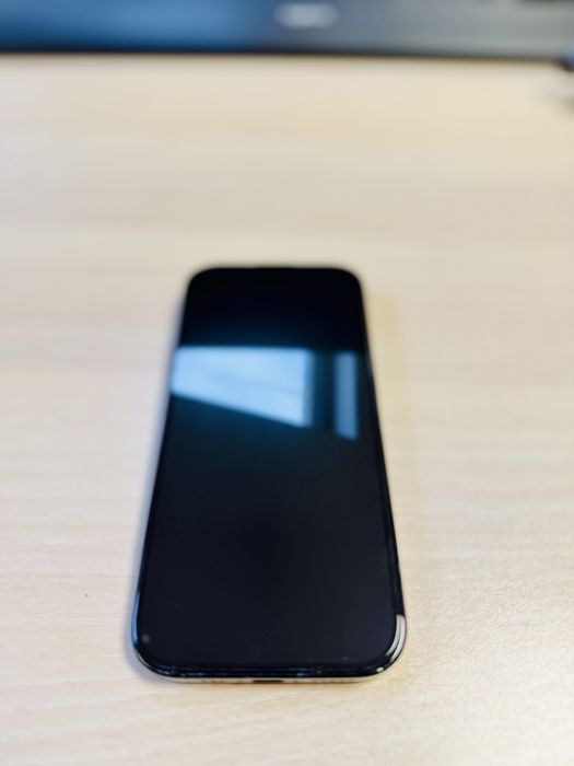 Iphone 16 Pro с гаранция