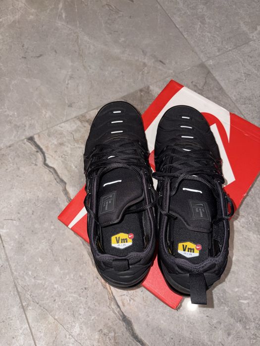 NIKE vapormax plus