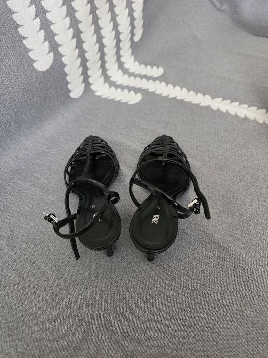 Туфли Zara (босоножки)