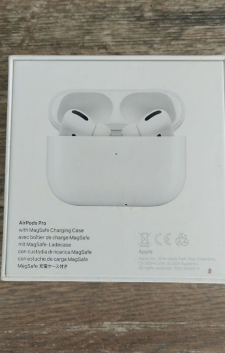 Продам наушники AirPods Pro