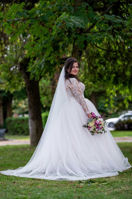 Rochie de mireasă tip prințesă.