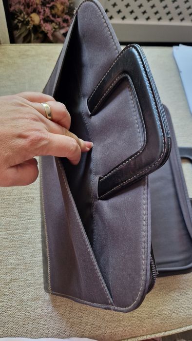 Servieta, geanta laptor