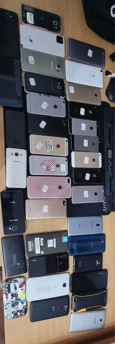 Lot 36 telefoane pentru piese