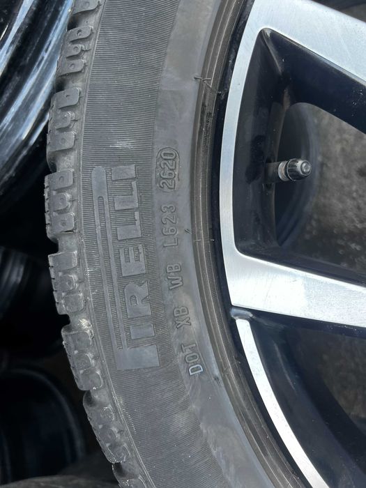 Set 4 Anvelope Pirelli SottoZero winter 235 45 R18 ci365