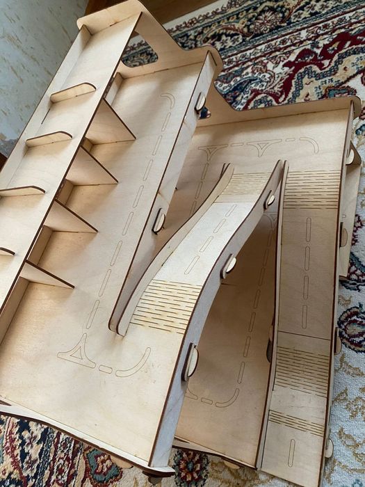 Продам гараж детский для машин