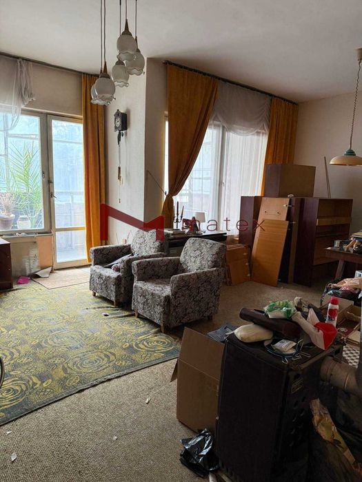 Тристаен зад ВИНС ТОП ЛОКАЦИЯ - Траян Кателиев