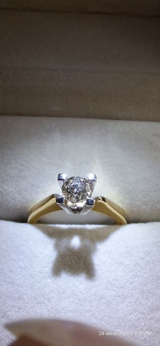 Золотое кольцо 750 проба с бриллиантом 0.31 карат.