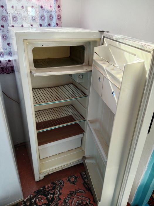 Холодильник бирюса
