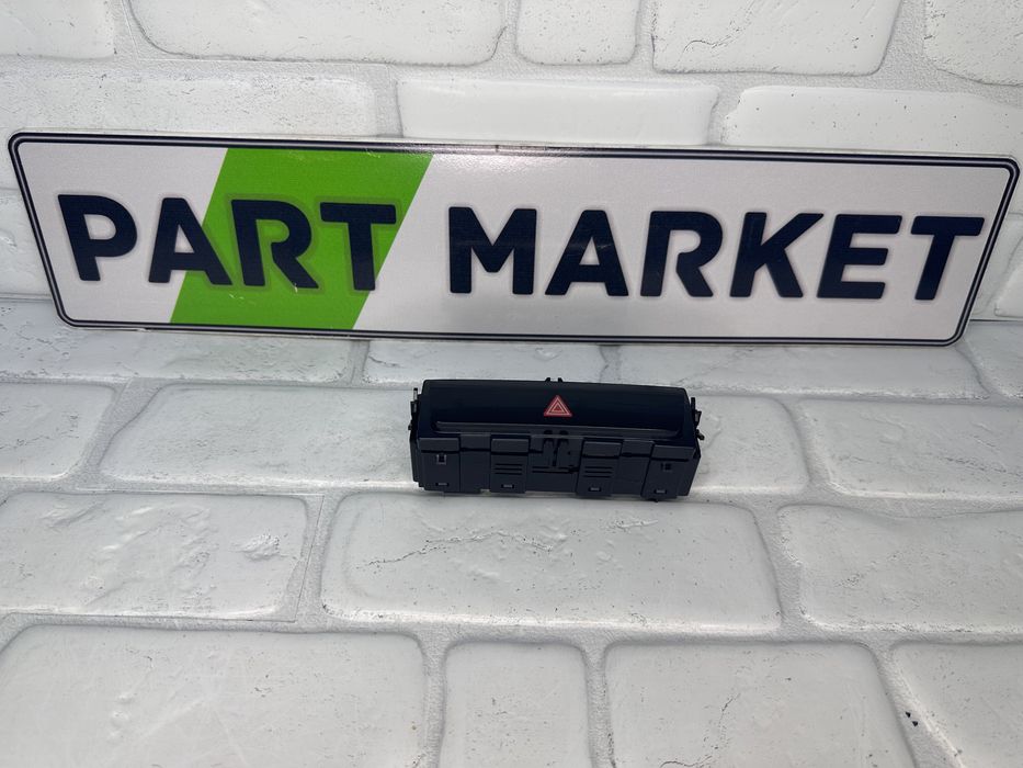 Бутон аварийни светлини AUDI Q4 E-TRON 85E925301P