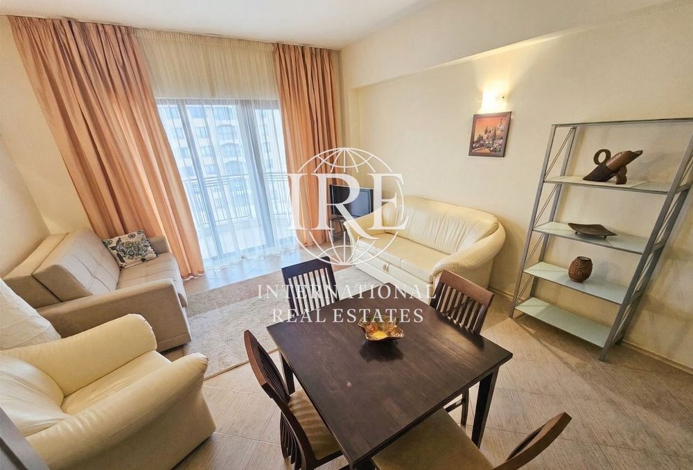 Комфортен двустаен апартамент в бутикова сграда на метри плажа и море