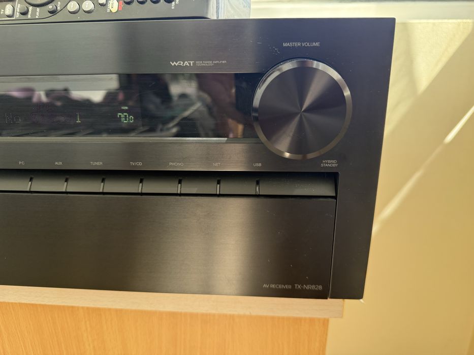 Onkyo TX-NR828 Bluetooth Wi-Fi