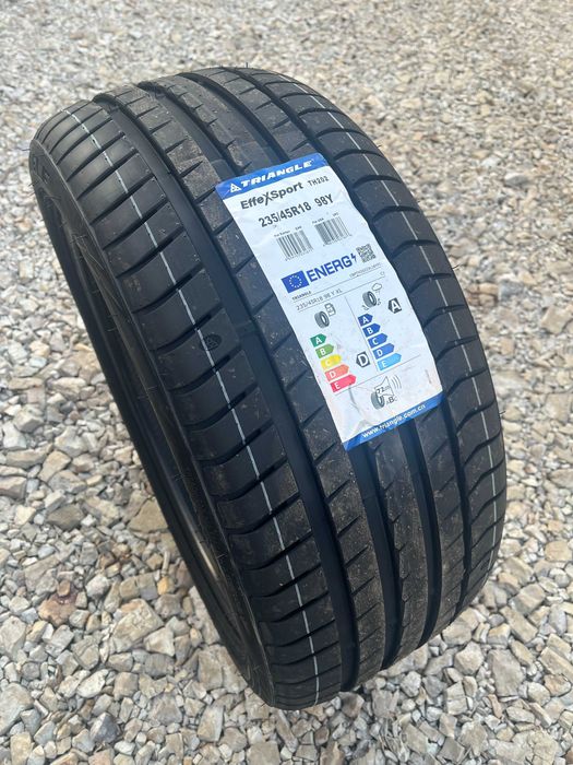 235/45 R18 98Y EffeXSport TH202 Triangle