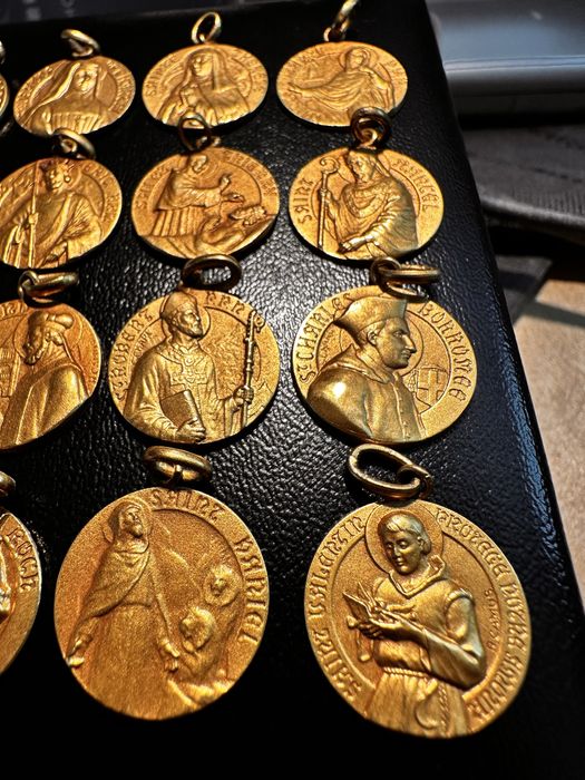 Позлатени Католичести Медальони КОЛЕКЦИЯ 40 броя
