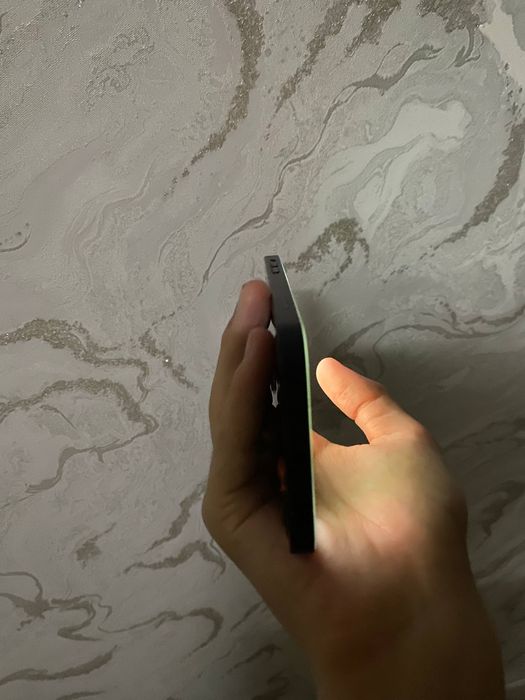 Iphone 12  ideal