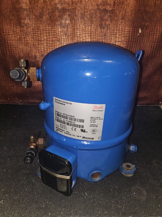 Продаётся компрессор холодильный б/у,  Maneurop