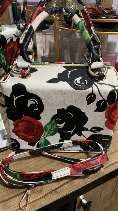 фирменная сумка для женщин