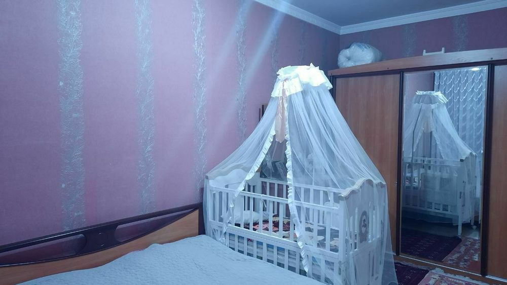 Beltepada bankvski kvartira sotiladi 4 xona 3 chi etaj