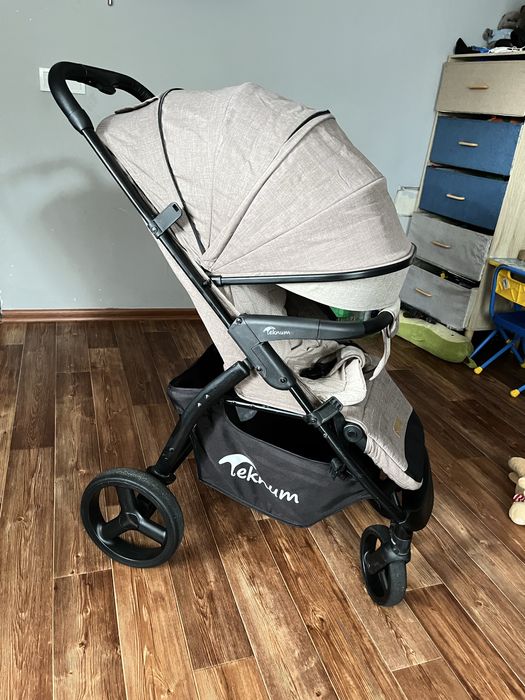 Продам коляску Teknum