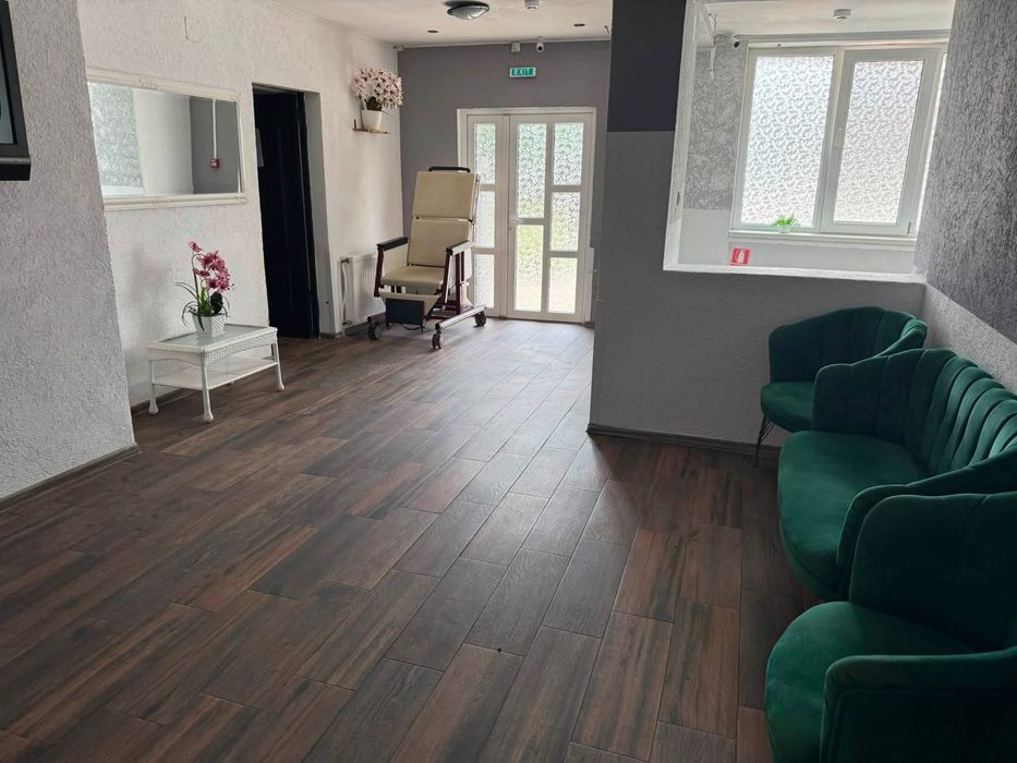 Se vinde casa pretabil la azil de batrani cu autorizati in vigoare si cu clienti