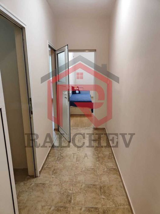 Дава се под наем Тристаен апартамент в Варна, Възраждане 3 - 110 кв.м за 698.19 € - Снимка #3