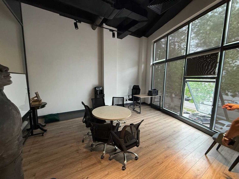 Сдам помещение в БЦ в топовом локации на ц1 Эко парк Ф33