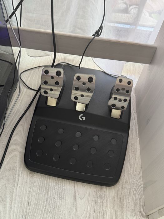 Volan Logitech 923SE( special edition) +pedale+schimbator logitech