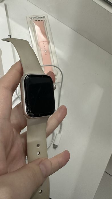 Часы Apple watch SE