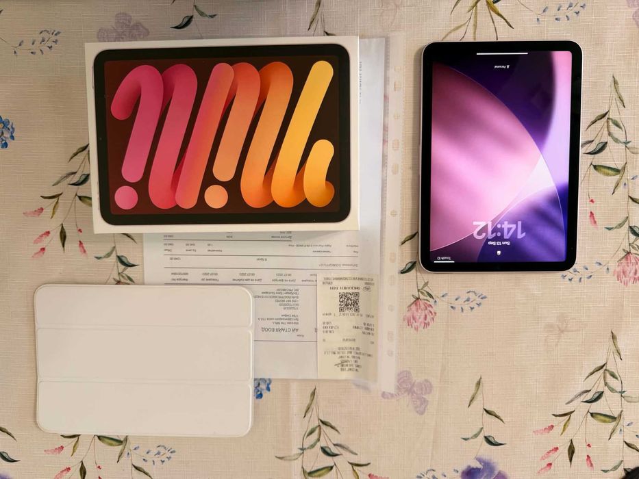 iPad Mini 6 + Smart Folio Case
