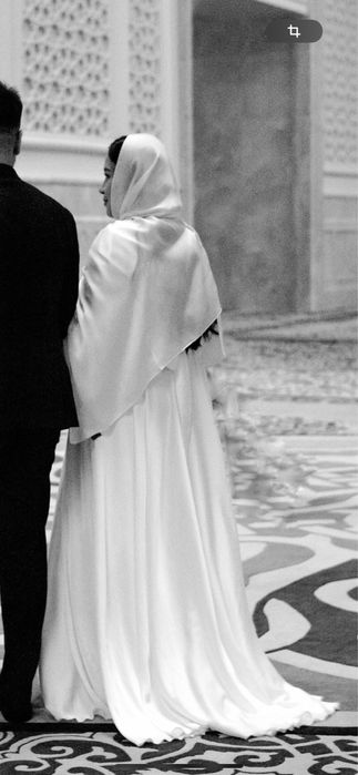 Продам платье на никах и сырга салу