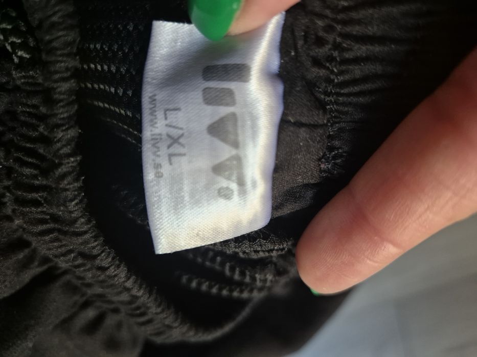 Sorturi Adidas si Livv, 49 lei perechea sau 125 lei toate 3