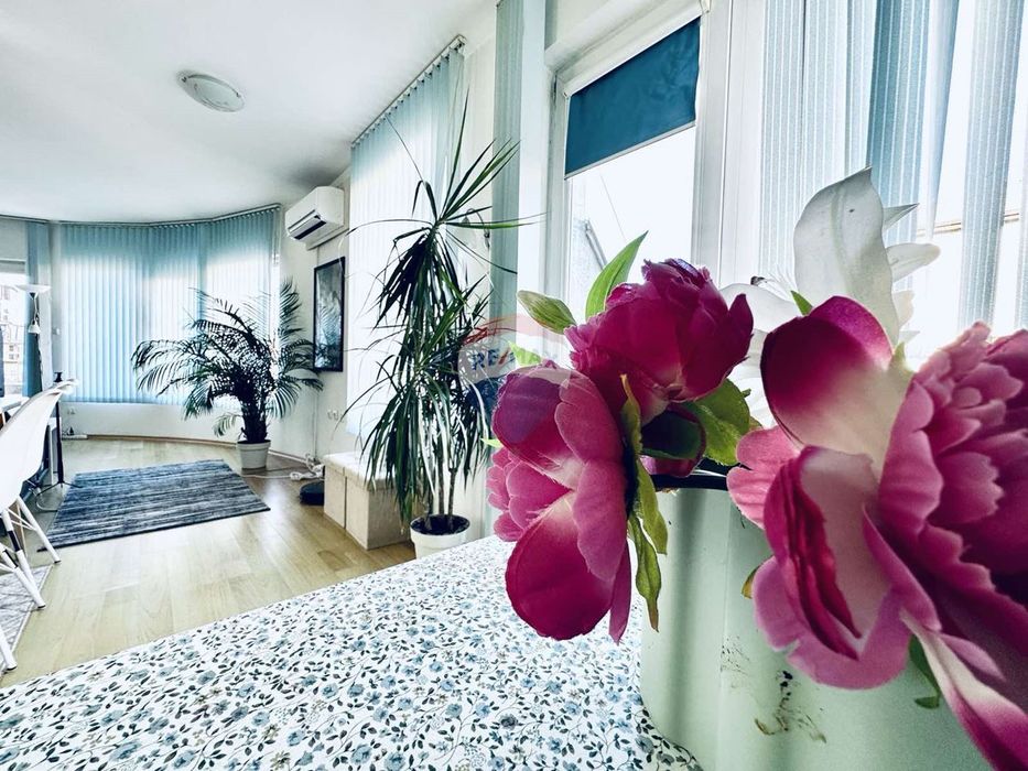 Апартамент с две спални на топ локация за продажба, гр. Варна, Я.И.