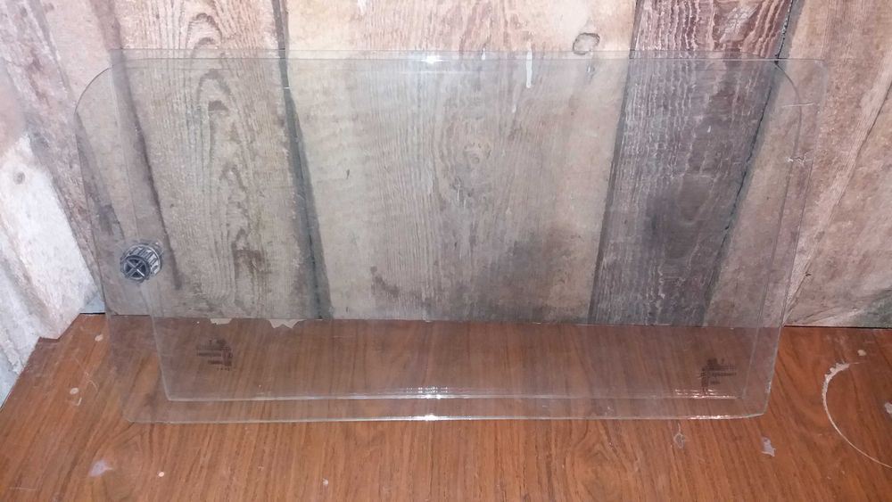 Продам боковые стёкла