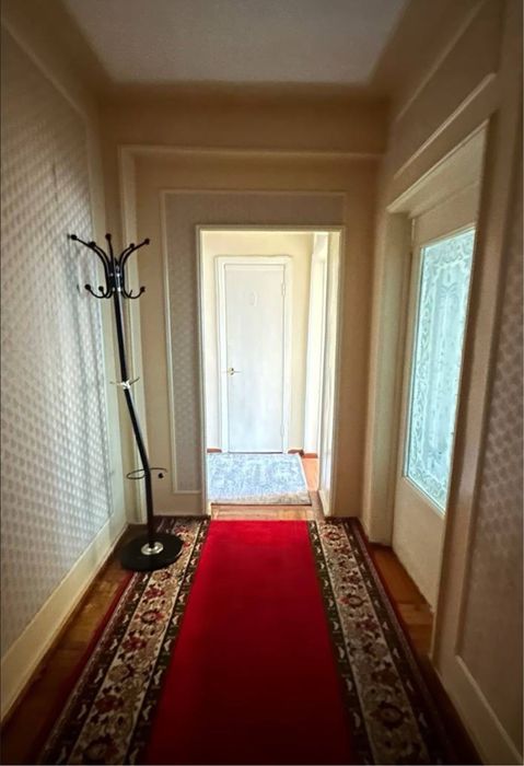 Продается квартира Метро Космонавты,ЦУМ, с средним ремонтом,73м2