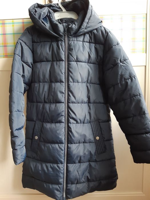 Продаю куртку теплую для девочек