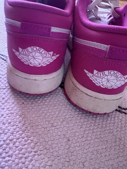nike jordan обувки