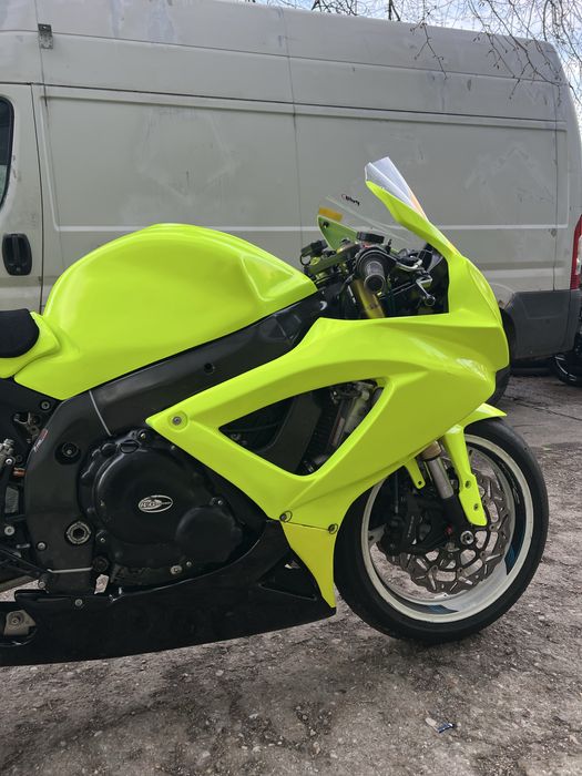Suzuki GSX-R 600 K8 –  Ohlins, Yoshimura, pregătit pentru circuit/pista