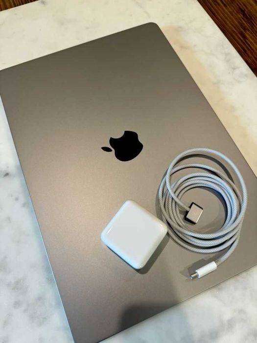 Apple Macbook Air M2