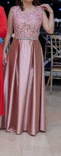 Rochie de ocazie din dantela roz