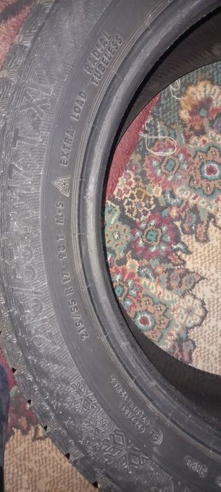 Шины зимние комплект .