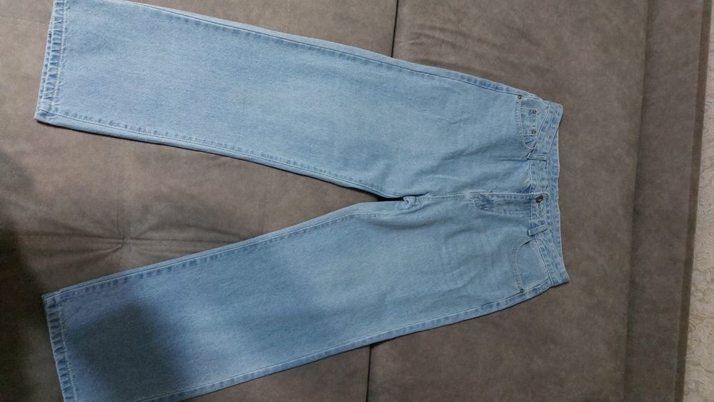 Продам джинсы мужские