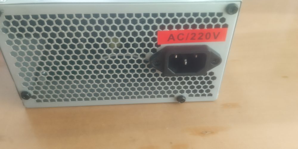 Отдам даром блок питания 500w