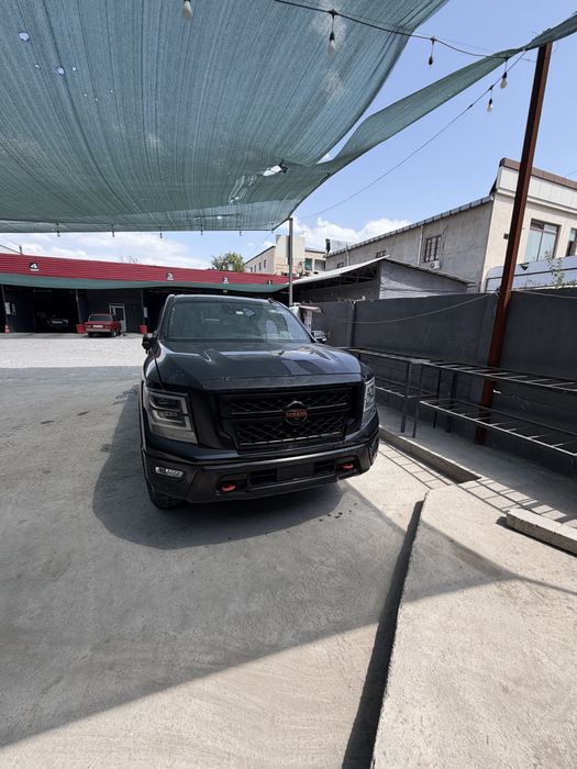 NISSAN TITAN продается