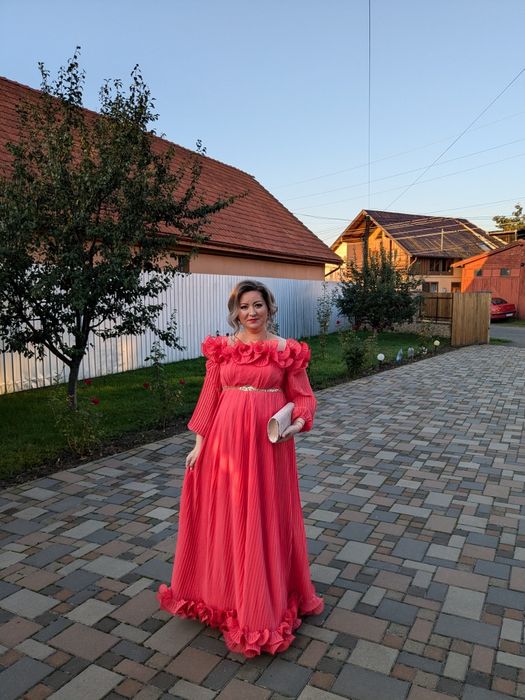 Rochița nasa graviduta