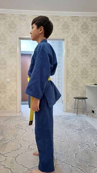 Продам кимано для дзюдо 9-10лет