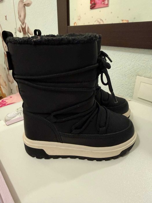 Продам детскую обувь в отличном состоянии