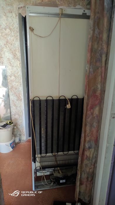 Продам холодильник Indesit на зап.части,разбор.